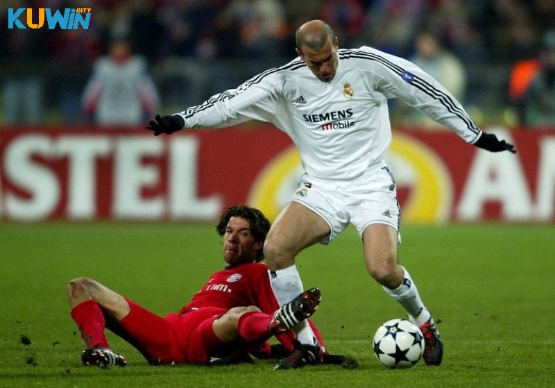 Cầu thủ xuất sắc nhất Real Madrid - Zinedine Zidane