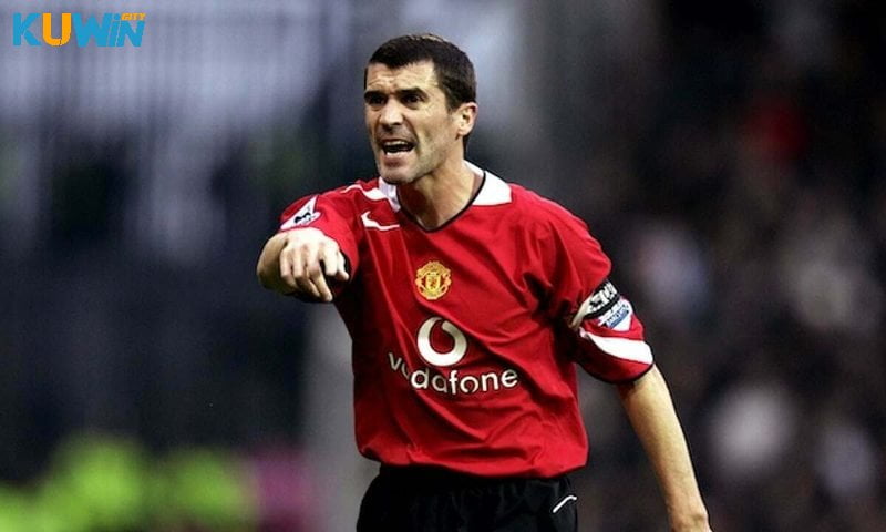 Hình 5: Tiền vệ hay nhất Manchester United - Roy Keane
